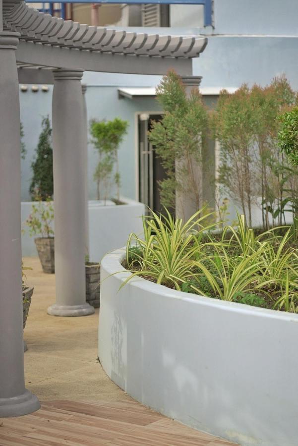 Quince Studio W/ Balcony Orochi Staycation Ph At Loop Tower Cdo Cagayan de Oro Exterior photo