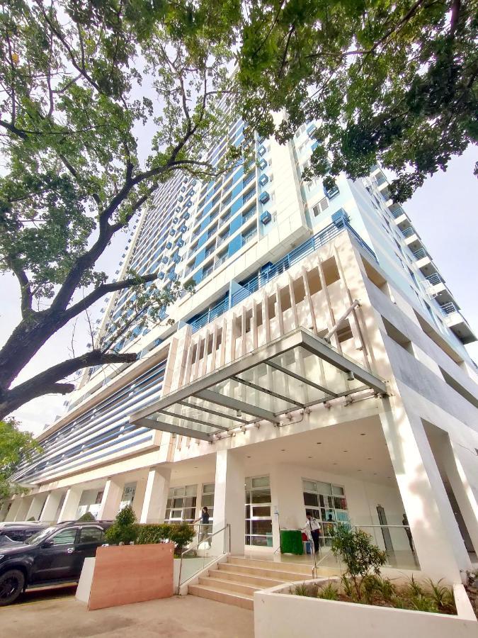 Quince Studio W/ Balcony Orochi Staycation Ph At Loop Tower Cdo Cagayan de Oro Exterior photo