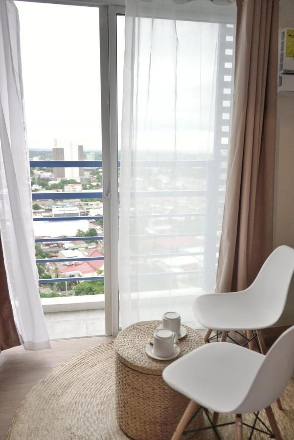 Quince Studio W/ Balcony Orochi Staycation Ph At Loop Tower Cdo Cagayan de Oro Exterior photo